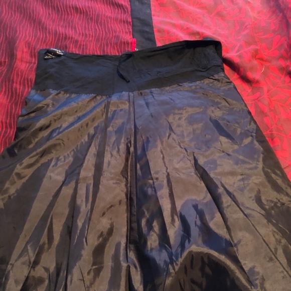 Lauren U.  BY jump - cotton skirt with lining, and zipper, nice embellishments, - Picture 7 of 7